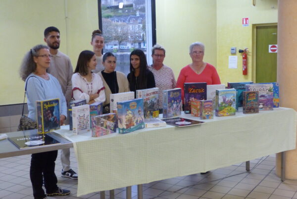 R&eacute;trospective photo et remise de cadeaux &agrave; Terrasson-Lavilledieu