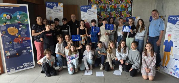 Action du comit&eacute; de jumelage Allassac Lehrberg pour "Le Joli Mois de l'Europe"